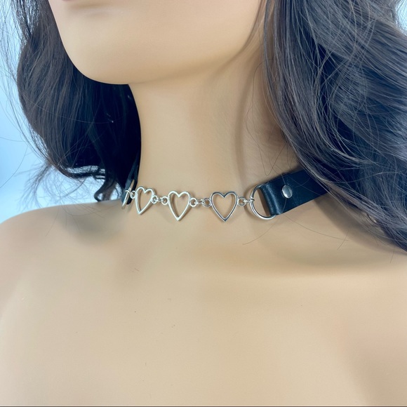 Heart Choker Necklace - Picture 6 of 11